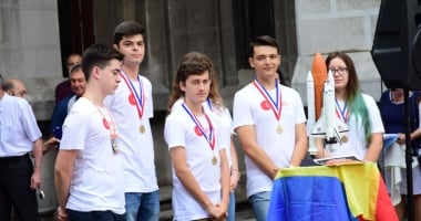 Experimente și schimbări radicale în noul an școlar! Cu ce noutăți vor da piept elevii - 4