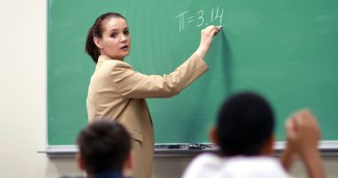 Stire din Cultură-Educație : Interzis la catedră profesorilor care au fugit de la concursul de titularizare!