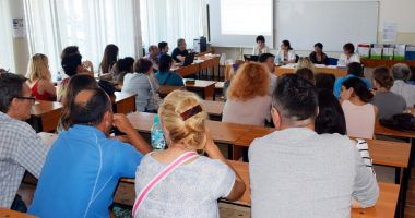 Stire din Cultură-Educație : Profesorii își fac socoteli!  Încep "mișcările de trupe" în cancelariile constănțene