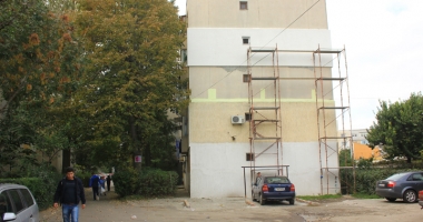 Reabilitarea termică și urâțirea Constanței. "Fiecare face ce vrea. Nu se respectă legea" - 4