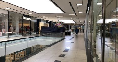 Stire din Social : Liber la shopping în mall și bălăceală la piscină. Ce restricții vor fi ridicate de luni
