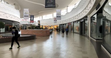 Liber la shopping în mall și bălăceală la piscină. Ce restricții vor fi ridicate de luni - 2