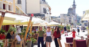 Stire din Social : Revoltă în restaurante și terase. "Pe litoral, protestăm prin muncă!"