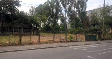Un nou tun imobiliar la Constanța! Au ras două grădini pentru a ridica blocuri - 4
