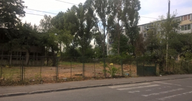 Un nou tun imobiliar la Constanța! Au ras două grădini pentru a ridica blocuri - 7