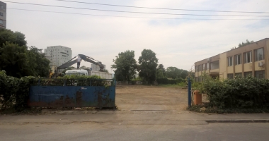 Un nou tun imobiliar la Constanța! Au ras două grădini pentru a ridica blocuri - 8