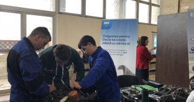 Stire din Cultură-Educație : Sărbătoare la Liceul Tehnologic "Dimitrie Leonida". Instituția constănțeană împlinește 40 de ani