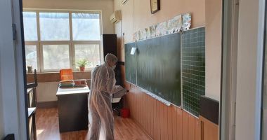 Elevii de-a VIII-a și a XII-a se întorc la școală! "Suntem pregătiți și dacă va veni un singur elev!" - 11