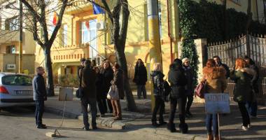 Stire din Cultură-Educație : Scandal la Școala "Gheorghe Țițeica" din Constanța. ISJ Constanța face, Consiliul Local desface
