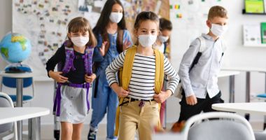 Cu rândul, la şcoală. Elevii din Constanţa vor învăţa în sistem alternativ, online şi în clasă - 2