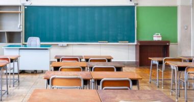 Stire din Cultură-Educație : Școlile, închise încă o lună! Programele pentru Evaluarea Națională și Bac 2020, modificate
