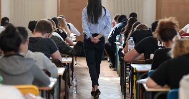 Stire din Cultură-Educație : Se caută profesori pentru conceperea subiectelor la evaluările și examenele naționale de la anul