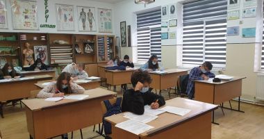 Stire din Cultură-Educație : Sesiuni speciale la Evaluarea Națională și Bacalaureat. Ce candidați vor putea participa la probe