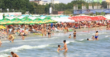 Șezlongurile au ocupat plajele! Turiștii nu mai au unde să-și așeze prosoapele - 3