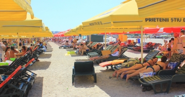 Șezlongurile au ocupat plajele! Turiștii nu mai au unde să-și așeze prosoapele - 4