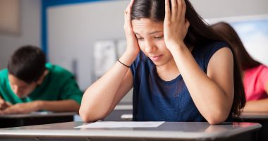 Stire din Cultură-Educație : Examenele naționale, simulate în luna martie. Ultima șansă să vă puneți cu burta pe carte!