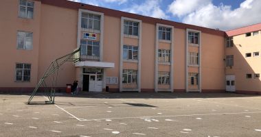 Situaţie fără precedent, la Liceul „George Călinescu”. Trei directori au demisionat în decurs de cinci luni! - 2
