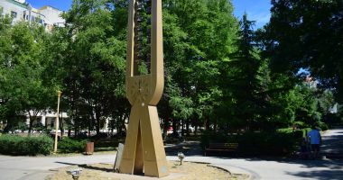 Opere de artă, de la degradare la restaurare. Statuile din Constanța au ajuns de tot râsul - 2
