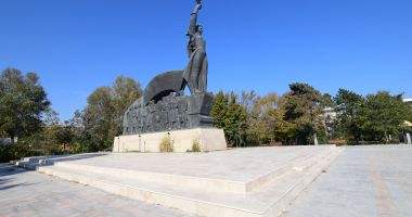 Opere de artă, de la degradare la restaurare. Statuile din Constanța au ajuns de tot râsul - 3