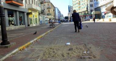 Stire din Social : Mizerie, nepăsare și lipsă de culoare, pe strada Ștefan cel Mare din Constanța