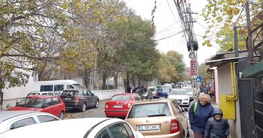 Stire din Social : Strada "plângerii" din Constanța.  Fără trotuare, fără parcare, fără soluții…