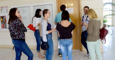 Stire din Cultură-Educație : Nu contează dezastrul de la Bac! Crește numărul de locuri în universități