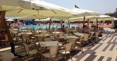 "Hotelurile din sudul litoralului sunt cu zece ani înaintea autorităților locale" - 7