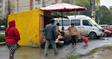 Bazarul de la colț de stradă. Constanța și civilizația - baba și mitraliera - 2