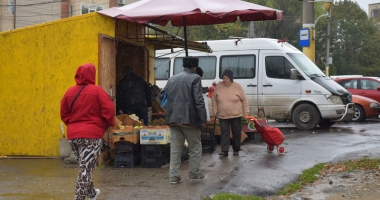 Bazarul de la colț de stradă. Constanța și civilizația - baba și mitraliera - 8