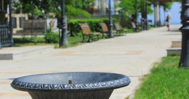Țâșnitorile de pe străzi și din parcuri lipsesc cu desăvârșire ori sunt oprite, vechi și ruginite - 4