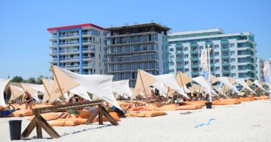 Parcuri și locuri de joacă în Mamaia, bulevard Tomis pietonal, de la Capitol până la Lupoaică - 5