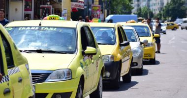 Stire din Social : Povești de groază cu taximetriștii  de pe litoral. Cine are ac de cojocul lor?
