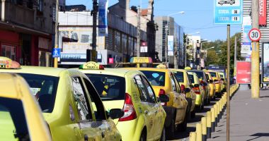 Stire din Social : "Gata cu taximetriștii în maiou, șlapi și chiloți"! Măsuri radicale, la Constanța