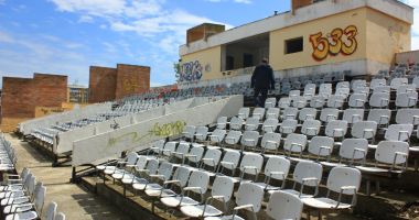 Grădinile de vară din Constanța și Mamaia  zac în mizerie. În alte stațiuni sunt promovate - 5