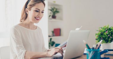 Stire din Cultură-Educație : Telemunca, o soluţie pentru profesori? „Se pune problema dacă sunt suficiente dispozitive!”