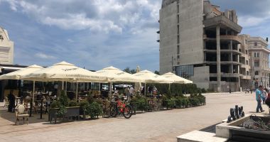 Constănțenii, nerăbdători să iasă la terasă. "Sunt multe reguli noi, va fi destul de dificil!" - 2