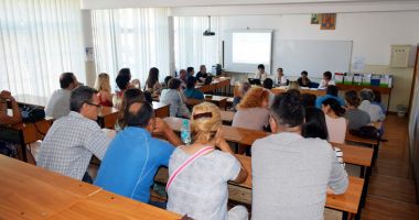 Stire din Cultură-Educație : Începe "bătaia" pentru un post bun în învățământ. La țară  sunt disponibile sute de posturi