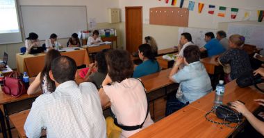 Stire din Cultură-Educație : Începe marea împărțire a posturilor la catedră. Astăzi, repartizarea pentru titulari