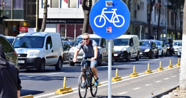 Bulevardul Tomis, o reabilitare eșuată? Trotuare cu terase și mașini, treceri de pietoni desființate. "Tomisul trebuia să fie pietonal" - 8