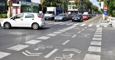 Bulevardul Tomis, o reabilitare eșuată? Trotuare cu terase și mașini, treceri de pietoni desființate. "Tomisul trebuia să fie pietonal" - 9