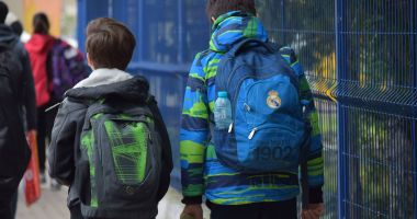 Stire din Cultură-Educație : Transport gratuit pentru elevi, deocamdată, doar pe hârtie