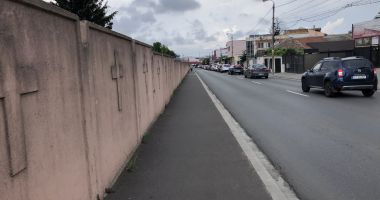 Trotuare cu pietriș, în mijlocul municipiului, și bălării uriașe, pe străzile reabilitate din Constanța - 2