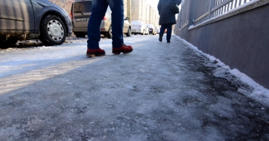 Stire din Social : O nouă repriză de iarnă, la Constanța. Autoritățile, mobilizate să nu lase orașul să se blocheze
