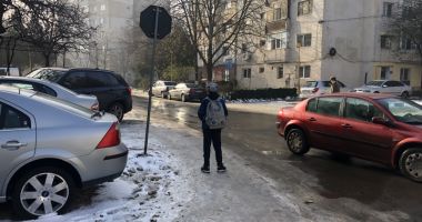 Coșmarul pietonilor. Trotuarele, acoperite cu gheață, Poliția nu a dat nicio amendă - 5