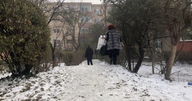 Coșmarul pietonilor. Trotuarele, acoperite cu gheață, Poliția nu a dat nicio amendă - 9