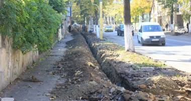 Stire din Social : Vieți puse în pericol! Capcanele de pe trotuarele Constanței