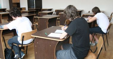 Stire din Cultură-Educație : Vacanța forțată, prelungită și după Paște. "Anul școlar nu va fi înghețat!"