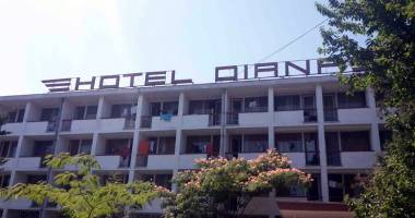 Vacanță cu peripeții la Eforie Nord. Zeci de turiști, lăsați fără camere la hotel - 2