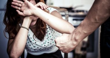 Stire din Eveniment : Femeie de 51 de ani, agresată de concubinul cu 11 ani mai tânăr! Poliția Constanța a emis ordin de protecție