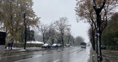 Cum a fost Ziua Naţională a României, sub zodia pandemiei. Fără petreceri, dar cu multă speranţă în suflet - 11